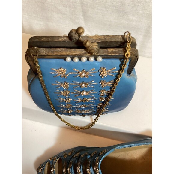 Nostalgia Handbag & Shoe Resin Mini Figurine 1999 Popular Imports Collectibles - Picture 3 of 13